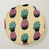 Seamless pattern of cute hand drawn pineapple ラウンドクッション (裏面)