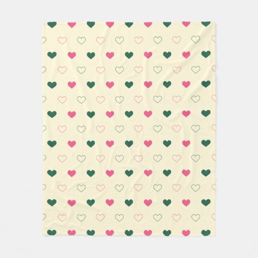 Seamless Pattern - Pink & Green Hearts on Cream フリースブランケット (正面)