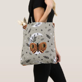 seamless pattern with bohemian butterfly on the mo トートバッグ (クローズアップ)