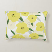 Seamless pattern with bright yellow flowers backgr アクセントクッション (裏面)