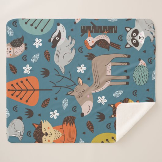 Seamless pattern with forest animals on blue backg シェルパブランケット (正面(横))