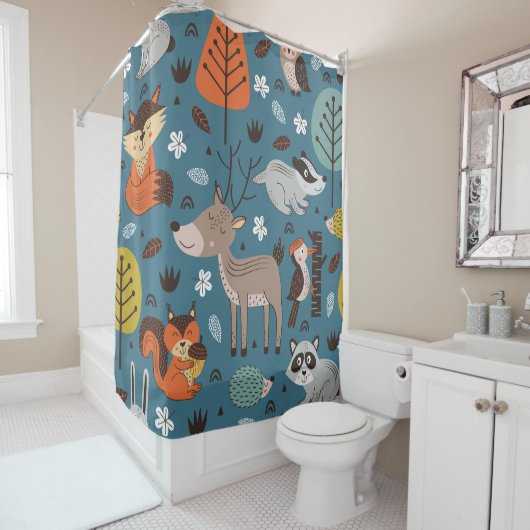 Seamless pattern with forest animals on blue backg シャワーカーテン (インサイチュ)