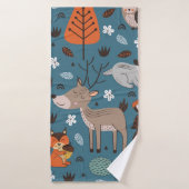 Seamless pattern with forest animals on blue backg バスタオル (バスタオル)