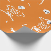 Seamless pattern with funny Halloween skeletons in ラッピングペーパー (角)