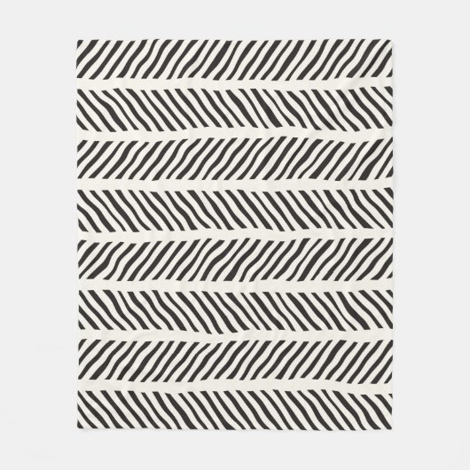 Seamless pattern with hand drawn brush strokes. In フリースブランケット (正面)