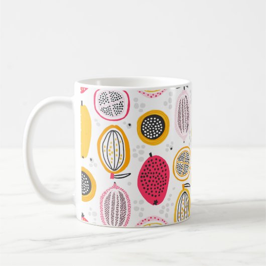 Seamless pattern with hand drawn exotic fruits. Ab コーヒーマグカップ (左)