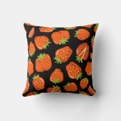Seamless pattern with little strawberries on black クッション (裏面)