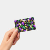 Seamless Pattern with Mardi Gras feathers バッジ (手持ち)