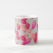 Seamless pattern with ripe strawberry. Hand drawn コーヒーマグカップ (中央)