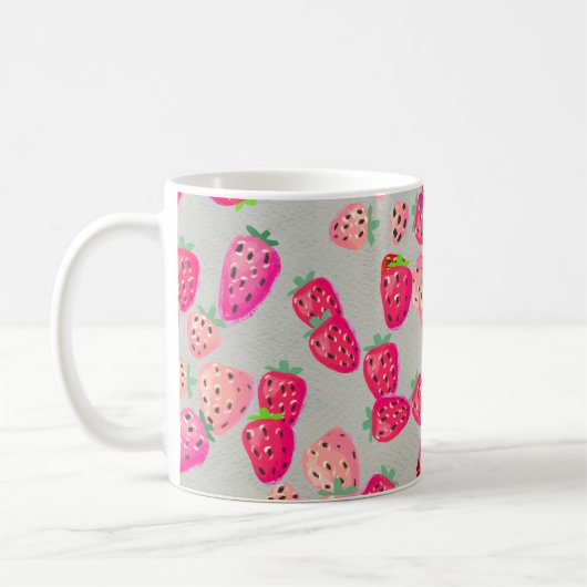 Seamless pattern with ripe strawberry. Hand drawn コーヒーマグカップ (左)