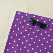 Seamless purple background polka dot pattern  ビーチタオル (インサイチュ)