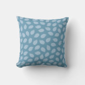 Seamless Soft Blue Leaf Pattern クッション (正面)