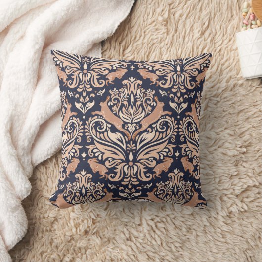 Seamless symmetrical pattern in the Damask style.  クッション (ブランケット)