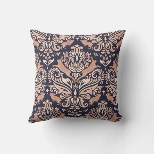 Seamless symmetrical pattern in the Damask style.  クッション (裏面)