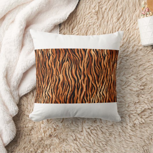 seamless tiger skin pattern. hand drawn クッション (ブランケット)