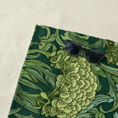 Seamless William Morris style floral pattern ビーチタオル (インサイチュ)