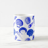 Seashells – 白い背景にコバルトブルー コーヒーマグカップ (中央)