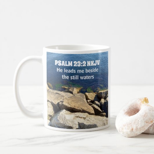 Seashore Photo Beside the Still Waters Bible Verse コーヒーマグカップ (ドーナツ)