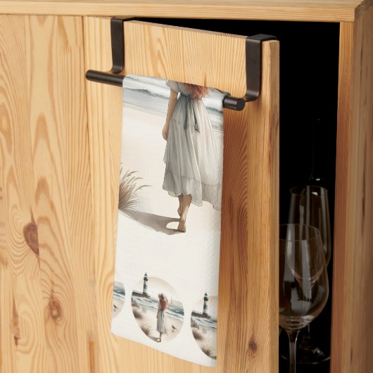 Seaside Lighthouse Stroll キッチンタオル (三つ折り)