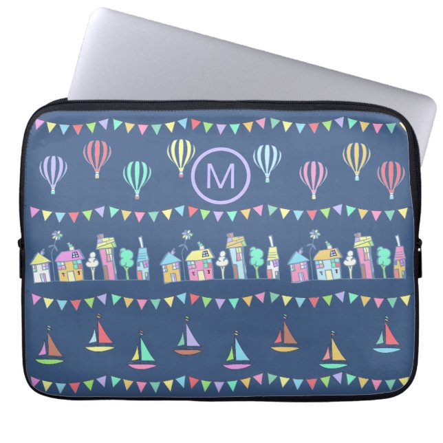 Seaside Town Sail Boats and Bunting Monogram ラップトップスリーブ (正面)