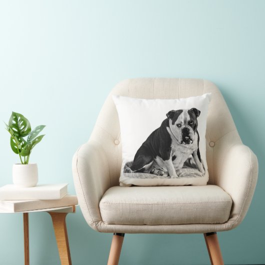 Seated Bulldog, Quiet Tones  クッション (椅子)