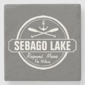 SEBAGO湖のメインのパーソナライズな町および名前 ストーンコースター (正面)