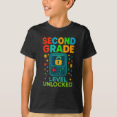 Second Grade Level Unlocked Gamer Ck To School Con Tシャツ (正面)