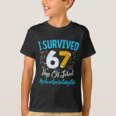 Secretary Survived 67 Days Of School Humor Design  Tシャツ (正面)