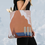 See America Welcome to Montana, Vintage Travel トートバッグ<br><div class="desc">ヴィンテージイラストレーションアメリカ合衆国アメリカ合衆国モンタナからの旅行ポスターは、先住民アメリカインディアンのテエペ、山、湖、木々を特集。文字読：アメリカ、ようこそモンタナ。</div>