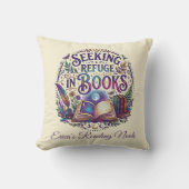 Seeking Refuge in Books Whimsical Celestial Mystic クッション (正面)