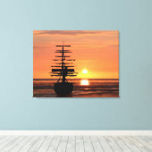 Segelschiff bei Sonnenuntergang Leinwand キャンバスプリント (インサイチュ (ウッドフロア))