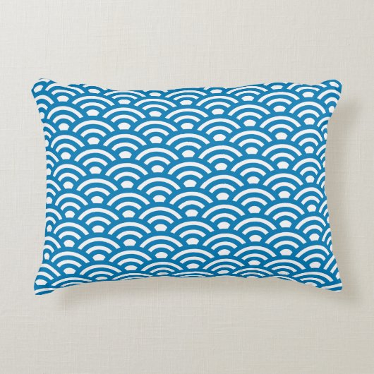Seigaiha, Waves, Japanese, Blue and White アクセントクッション (正面)