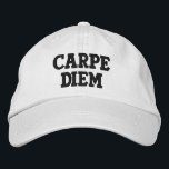 "Seize the Day" Carpe Diem （ラテン） 刺繍入りキャップ<br><div class="desc">カルペディエムは「日を奪う」ためにラテン語である。 自分自身と他の人に機会として毎日を取ることを思い出させる。</div>