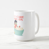 Self-Care Mode: ON – Cute & Funny Cartoon Bathing コーヒーマグカップ (正面右)