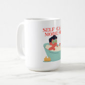 Self-Care Mode: ON – Cute & Funny Cartoon Bathing コーヒーマグカップ (正面左)