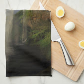 Seljalandsfossの滝、アイスランド キッチンタオル (四つ折り)
