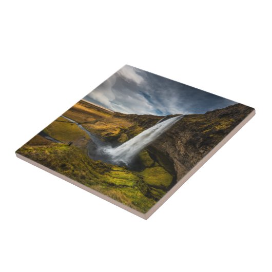 Seljalandsfossの美しい景色の眺め タイル (側面)