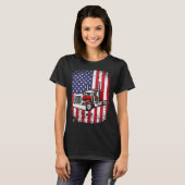 Semi Truck Driver 18 Wheeler Trucker USA American Tシャツ (正面フル)