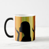 Sending Love:女の子の吹キスシルエット モーフィングマグカップ (左)