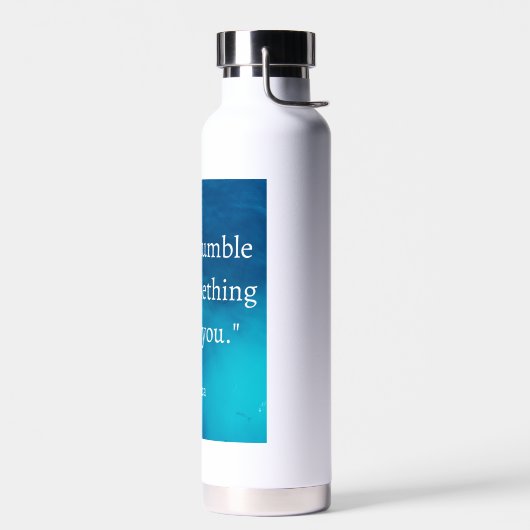 Seneca:前方に焦点を当て、過去につまずかない ウォーターボトル (左面)