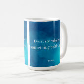 Seneca：前方に焦点を当て、過去につまずかない コーヒーマグカップ (正面右)