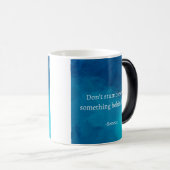 Seneca:前方に焦点を当て、過去につまずかない モーフィングマグカップ (正面右)