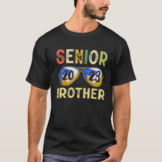 Senior Brother 2023 Cool Proud Volleyball Senior G Tシャツ (正面)