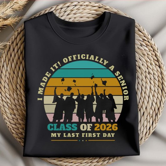 Senior Class of 2026 Last First Day Retro Sunset Tシャツ