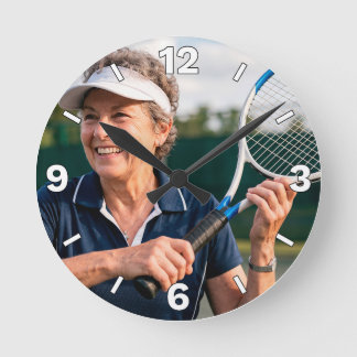 Senior Woman Tennis Player Sports Decor ラウンド壁時計