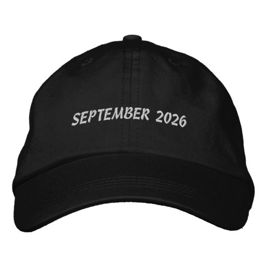 SEPTEMBER 2026 Celebrate Month Trucker-Hat Navy 刺繍入りキャップ (正面)
