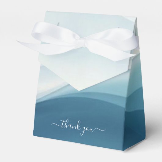 Serene Blue Abstract Wedding Favor Boxes フェイバーボックス (正面サイド)