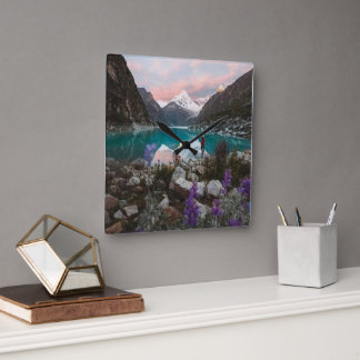 Serene Blue Mountain & River Wall Clock – Modern H スクエア壁時計