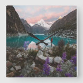Serene Blue Mountain & River Wall Clock – Modern H スクエア壁時計 (正面)
