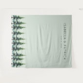 Serene Green Evergreen Trees タペストリー (正面(横))